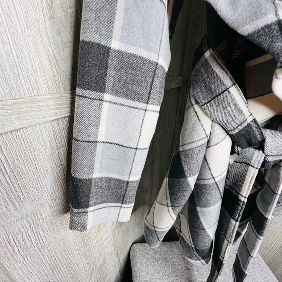 Matilda Jane Check it Twice Plaid Cardigan - Picture 5 of 8